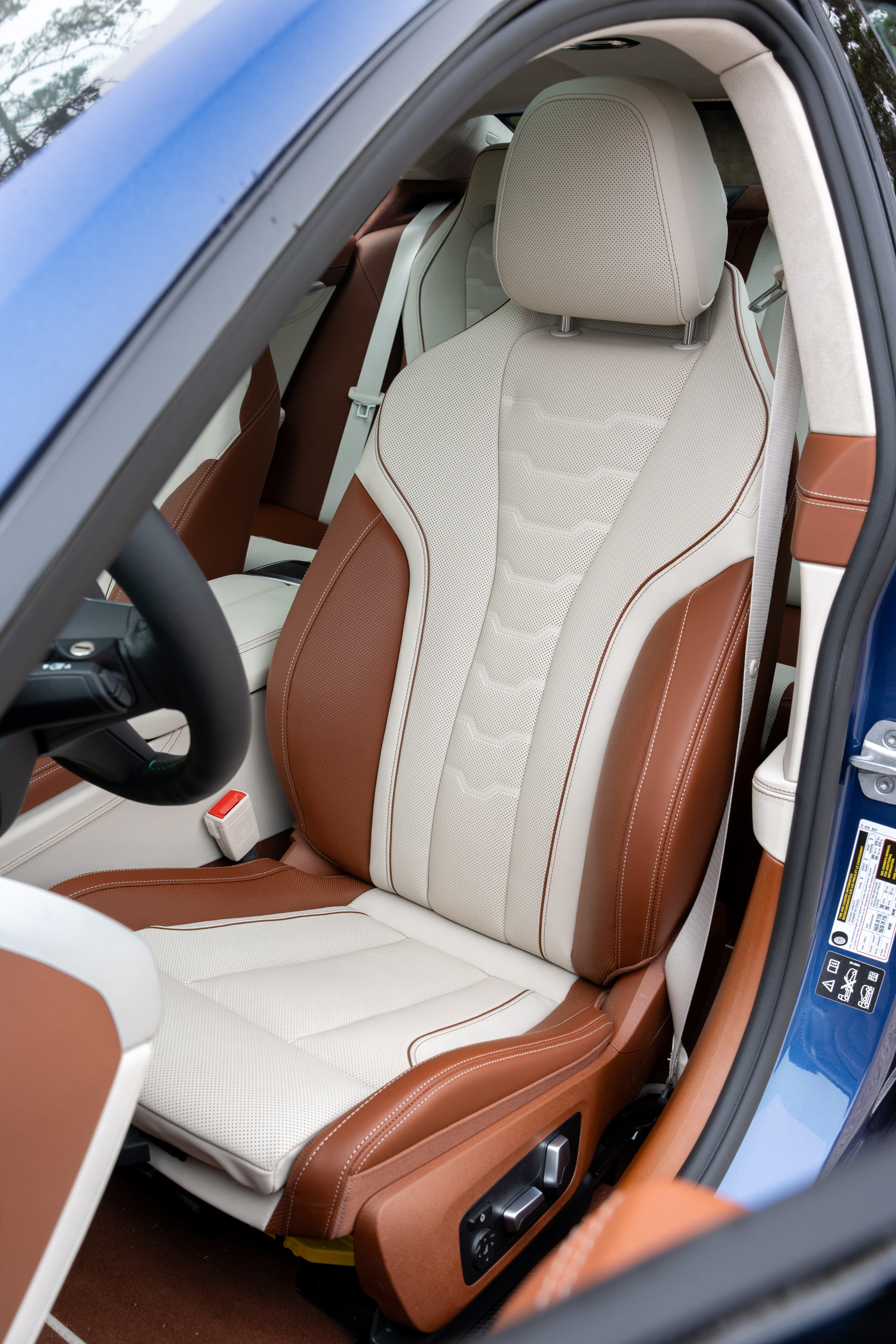 2024 Alpina B8 Gran Coupe driver's seat