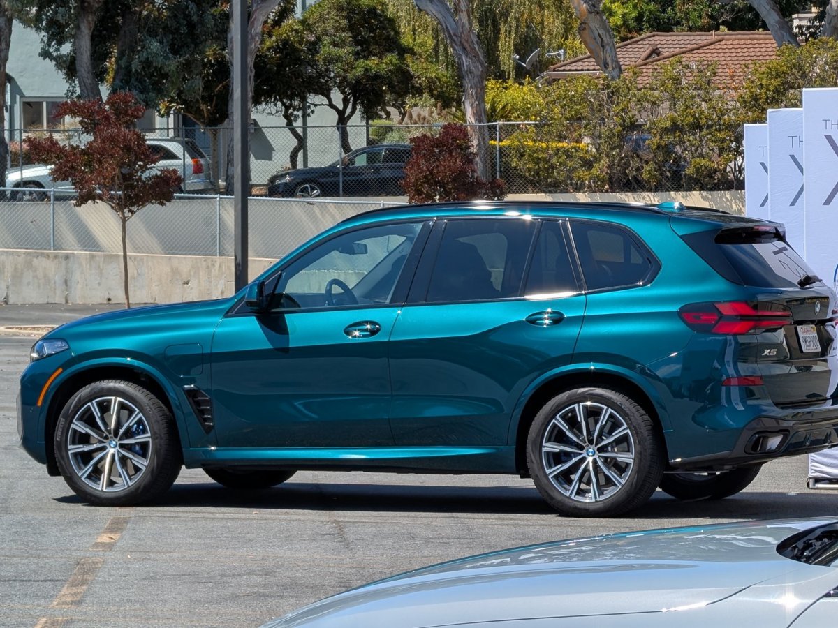 Test Drive: 2025 BMW X5 xDrive50e Plug-in Hybrid is a Big&nbsp;Softie
